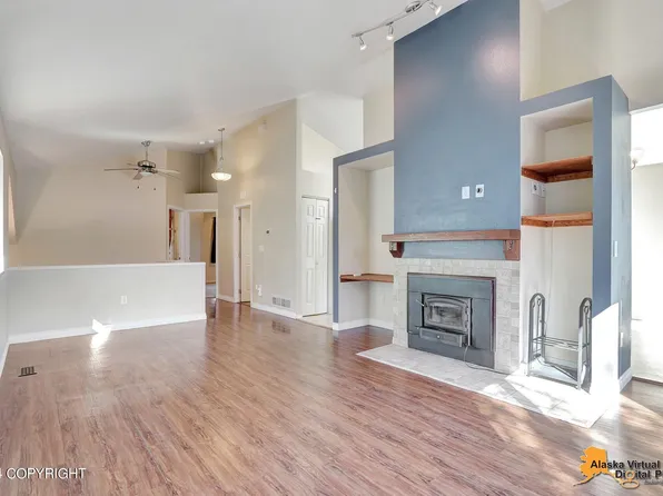 9308 Tanadak Cir, Eagle River, AK 99577