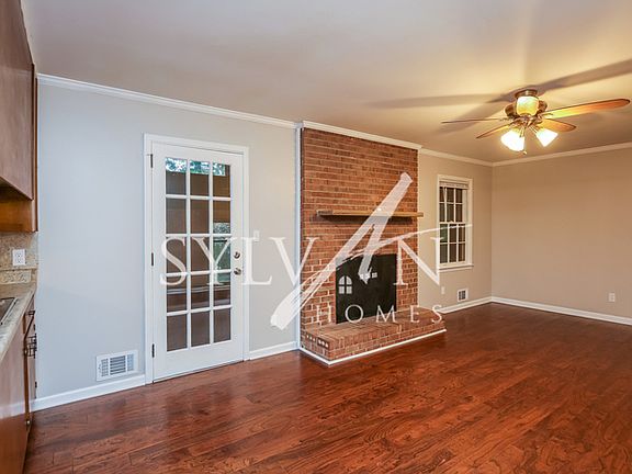 4th image of 2598 Stoney Brook Ln NE