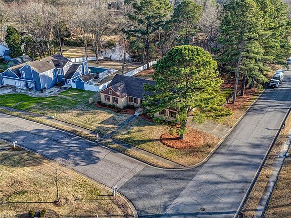 2nd image of 3809 Harding Dr