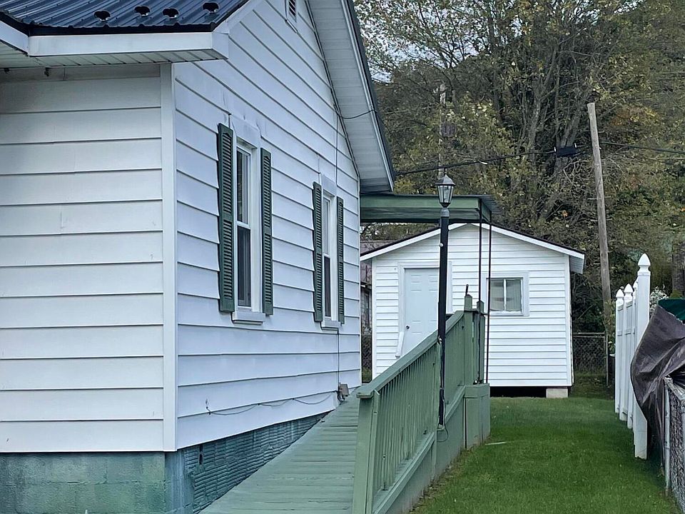 197 Crichton Ave, Quinwood, WV 25981 Zillow