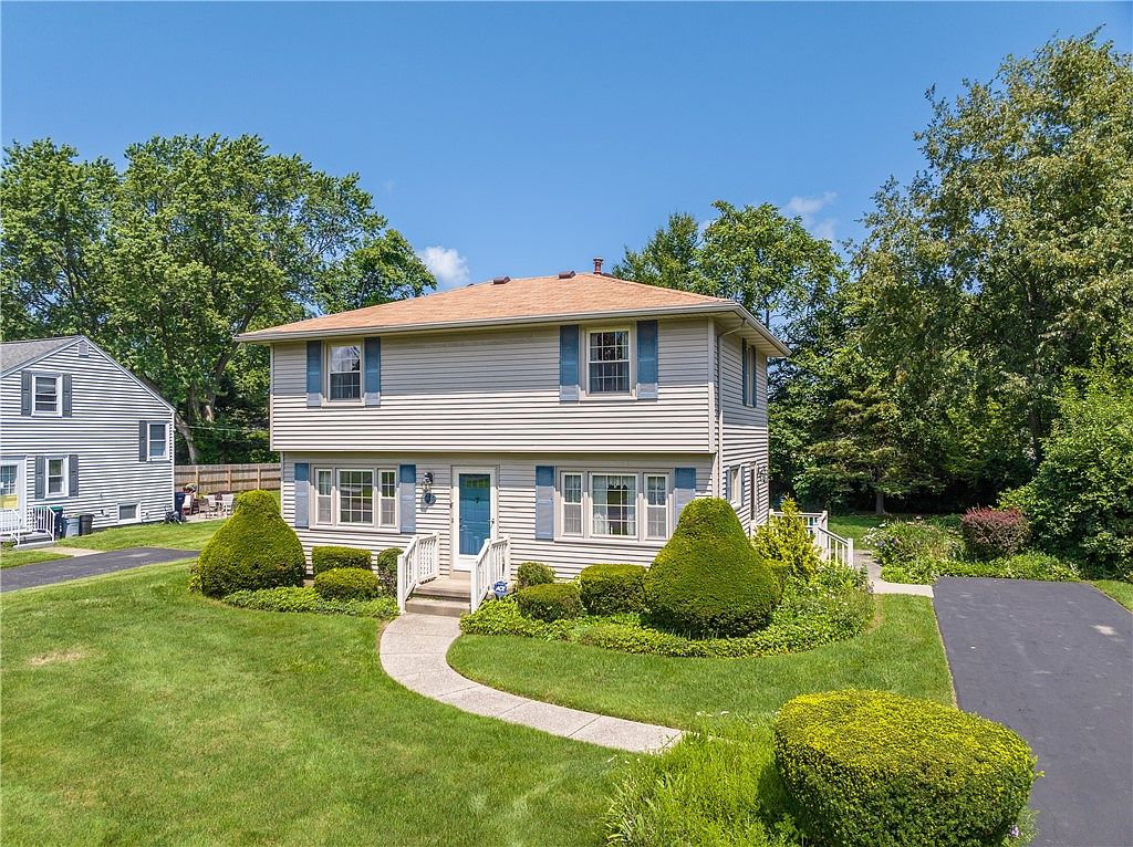 186 Saint Johns Dr, Rochester, NY 14626 | Zillow