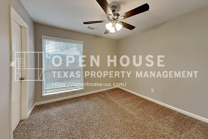 4935 Northfork Dr — Photo 16