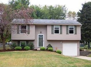 1464 Orchard View Dr, Akron, OH 44321