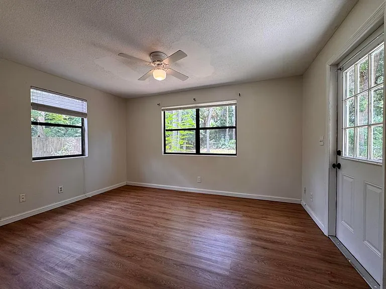 535 Olive St — Photo 7