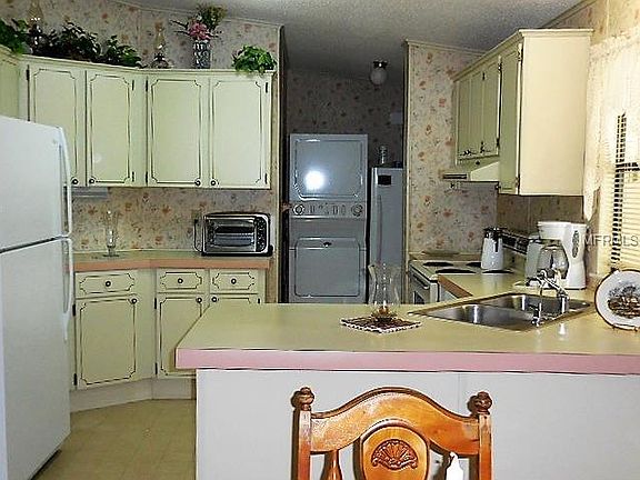 4th image of 803 Oak Blvd