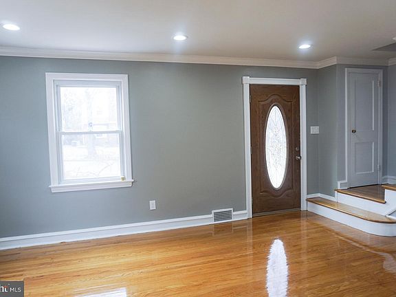 3rd image of 1510 Gross Ave