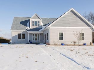 14 Lakeview Dr, Valatie, NY 12184