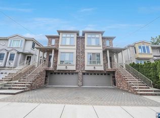 514 Lincoln St #A, Palisades Park, NJ 07650