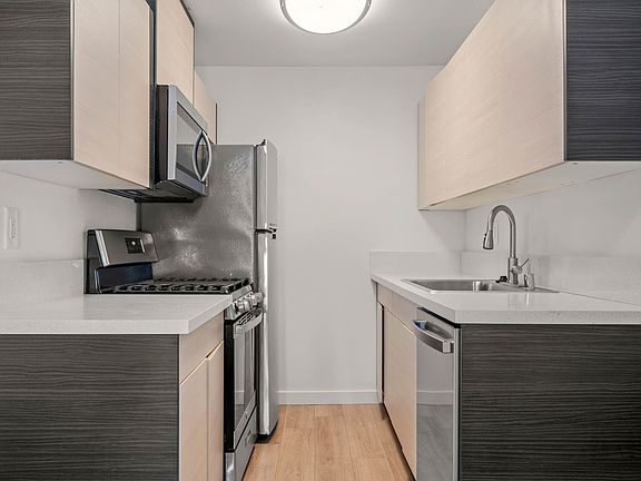 3rd image of 3111 4th St #2B-2Ba-1280Sqft