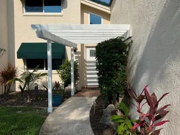 39 Emerald Ct, Satellite Beach, FL 32937