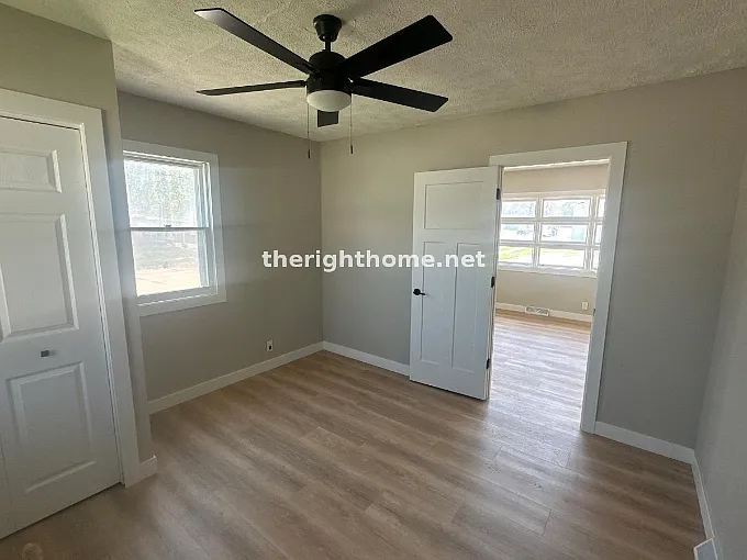 4525 N 70th St — Photo 11