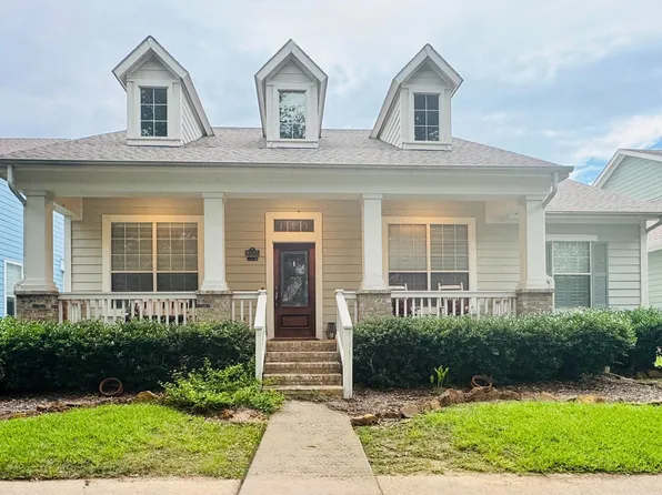 8525 Hudson St, North Richland Hills, TX 76180