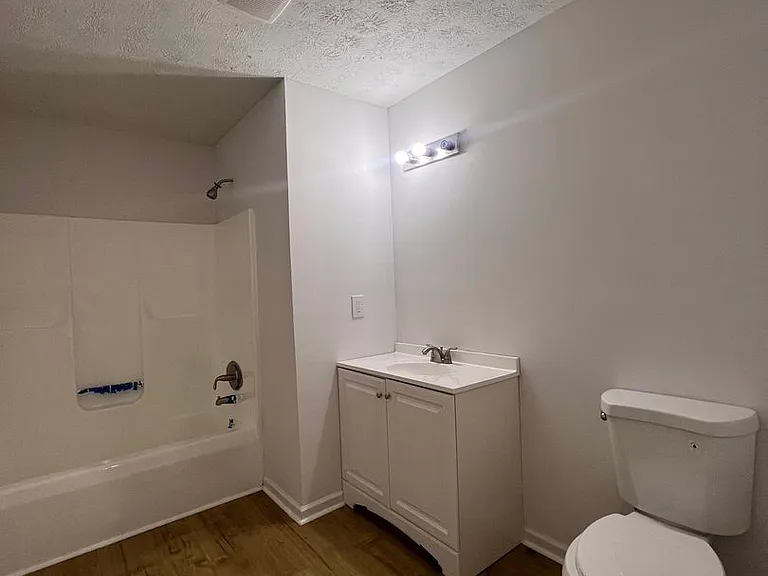 1723 W Kentucky St — Photo 28