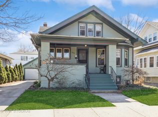 937 Division St, Oak Park, IL 60302