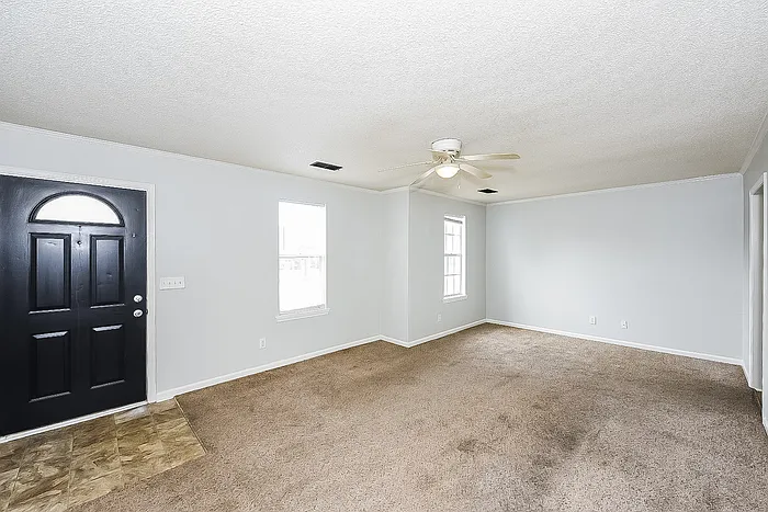 3 bed, 2.0 bath, 1060 sqft, $1,445 — Photo 3