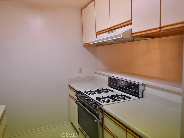 410 Milford St #103 — Photo 4