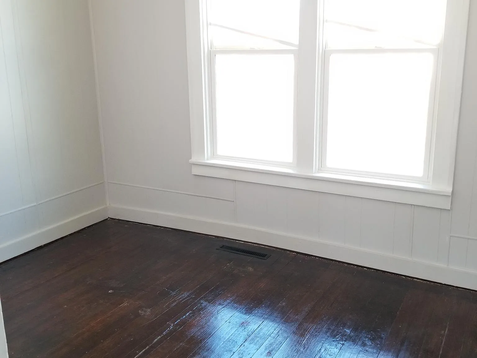 223 5th Avenue SW — Photo 2