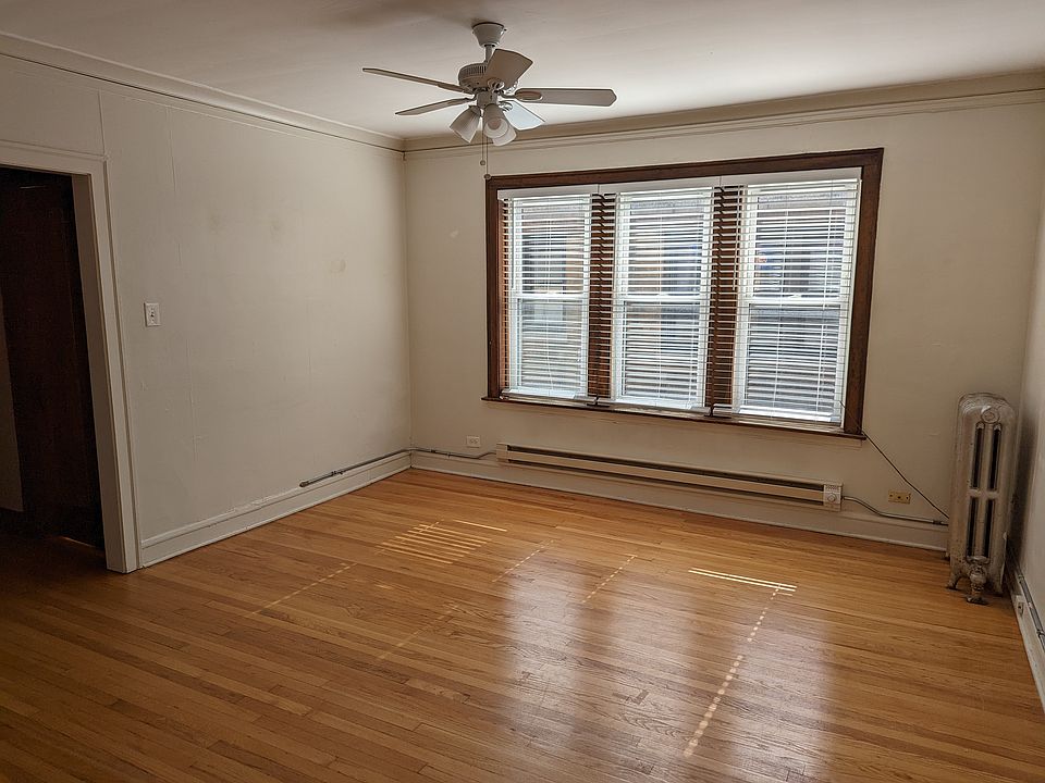 2nd image of 1421 W Hutchinson St #4224-3