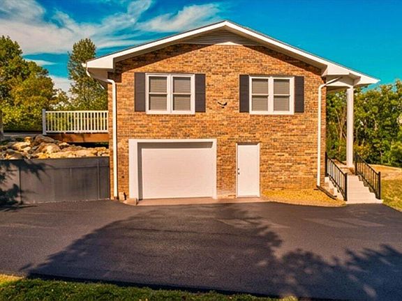 5th image of 1001 Ridgefield Cir