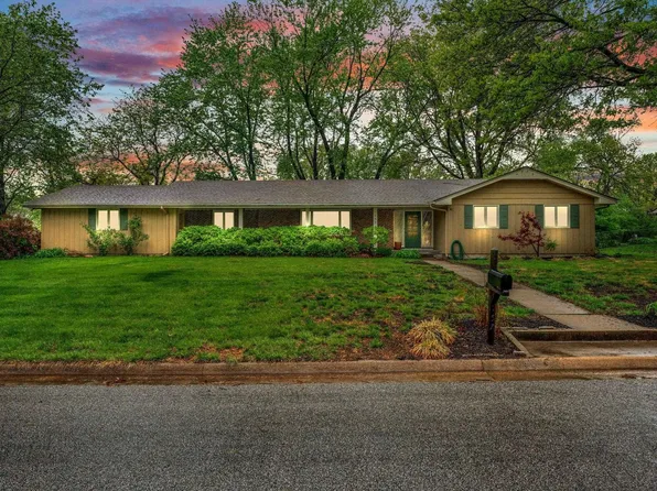 157 SW Meadow Ln, Topeka, KS 66606