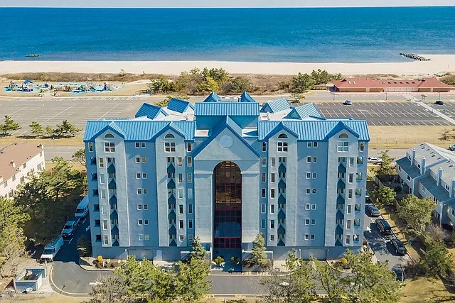 300 Ocean Ave N APT 4A photo 1
