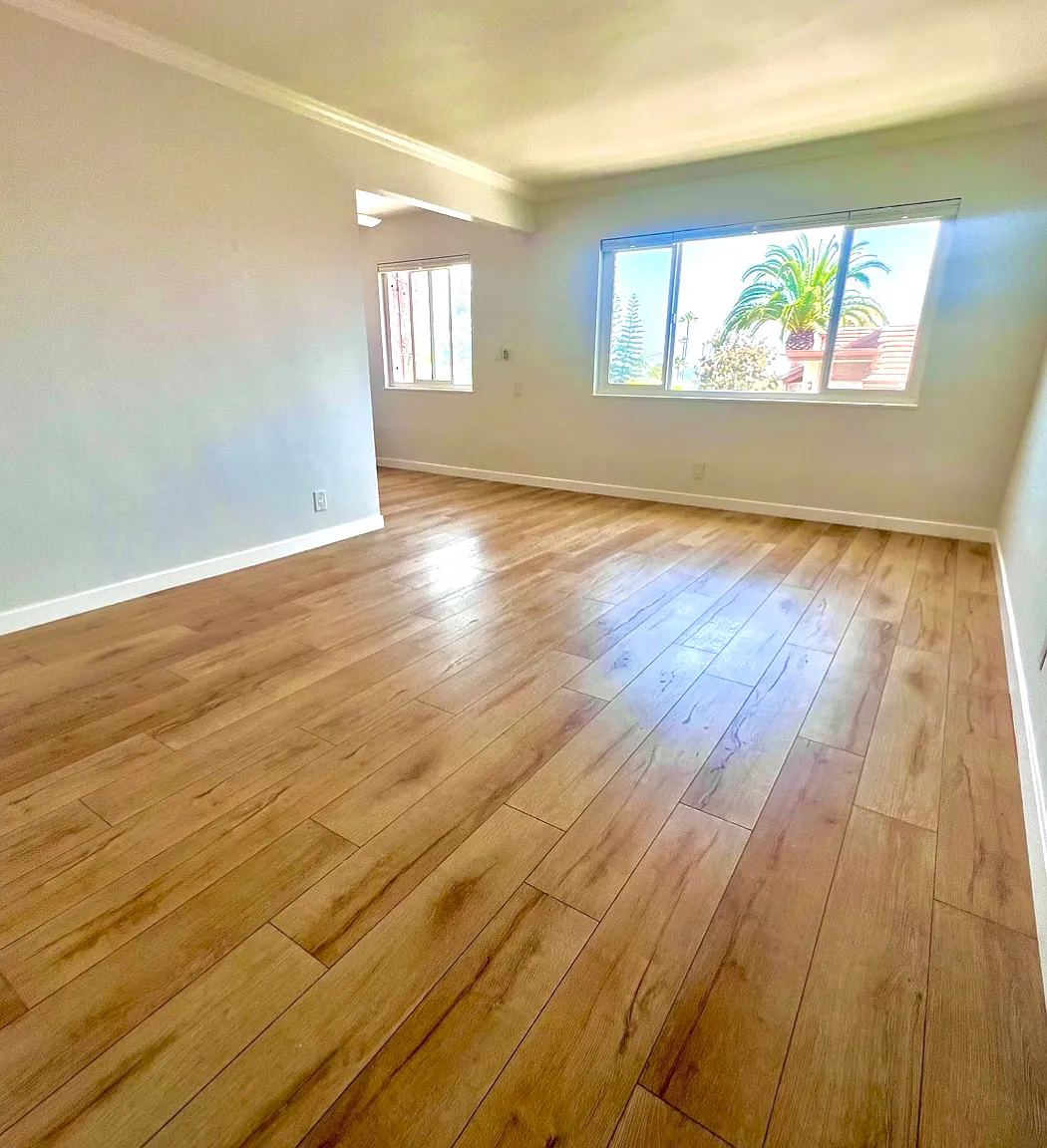 559 Cypress Dr — Photo 3