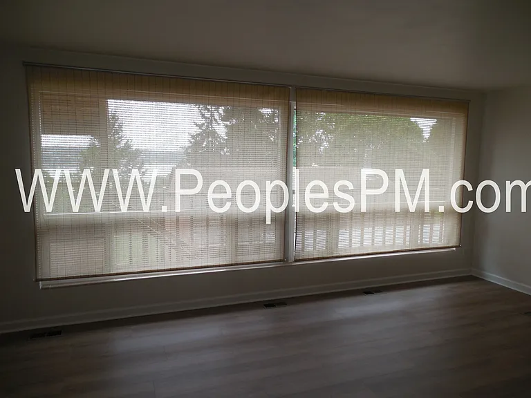 1617 Jones Ave NE — Photo 18