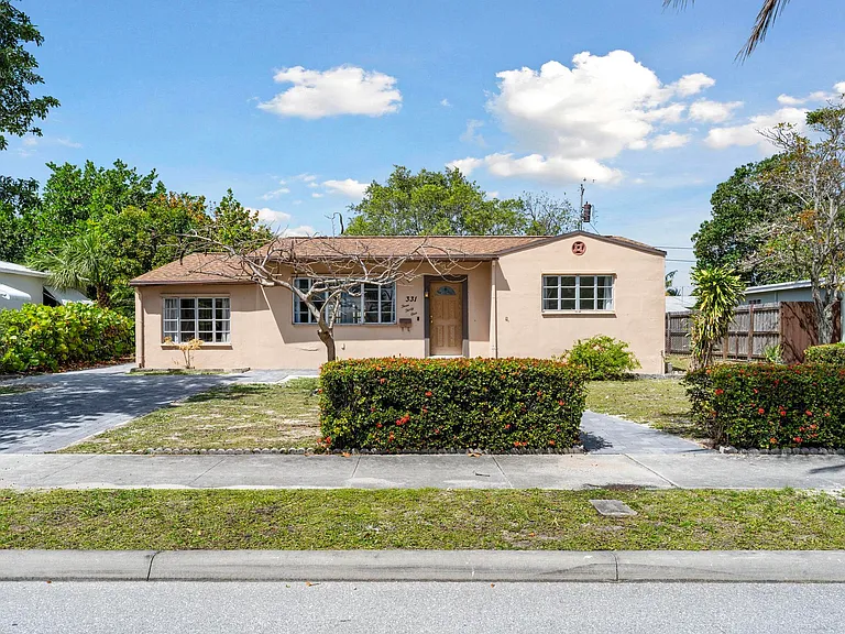 331 Winters St — Photo 21