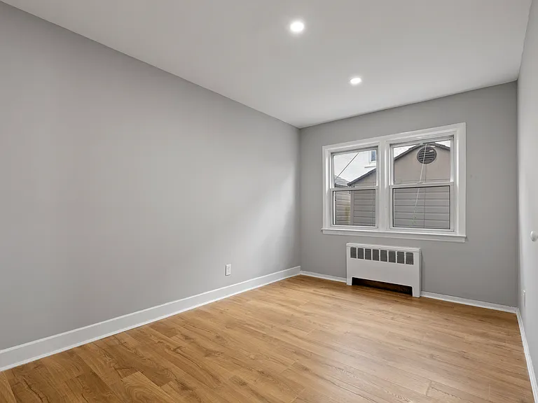 725 E Broadway #1 — Photo 14