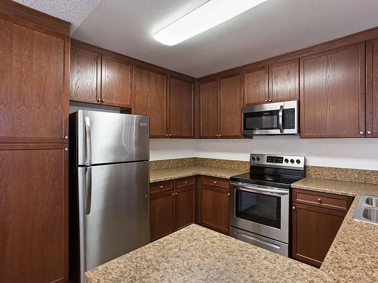 The Carlton Ridge Apartments — Photo 28