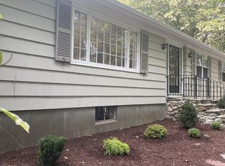 10 Robin Hill Rd, Chelmsford, MA 01824