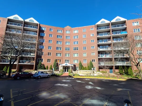 8560 W Foster Ave Unit 704, Norridge, IL 60706