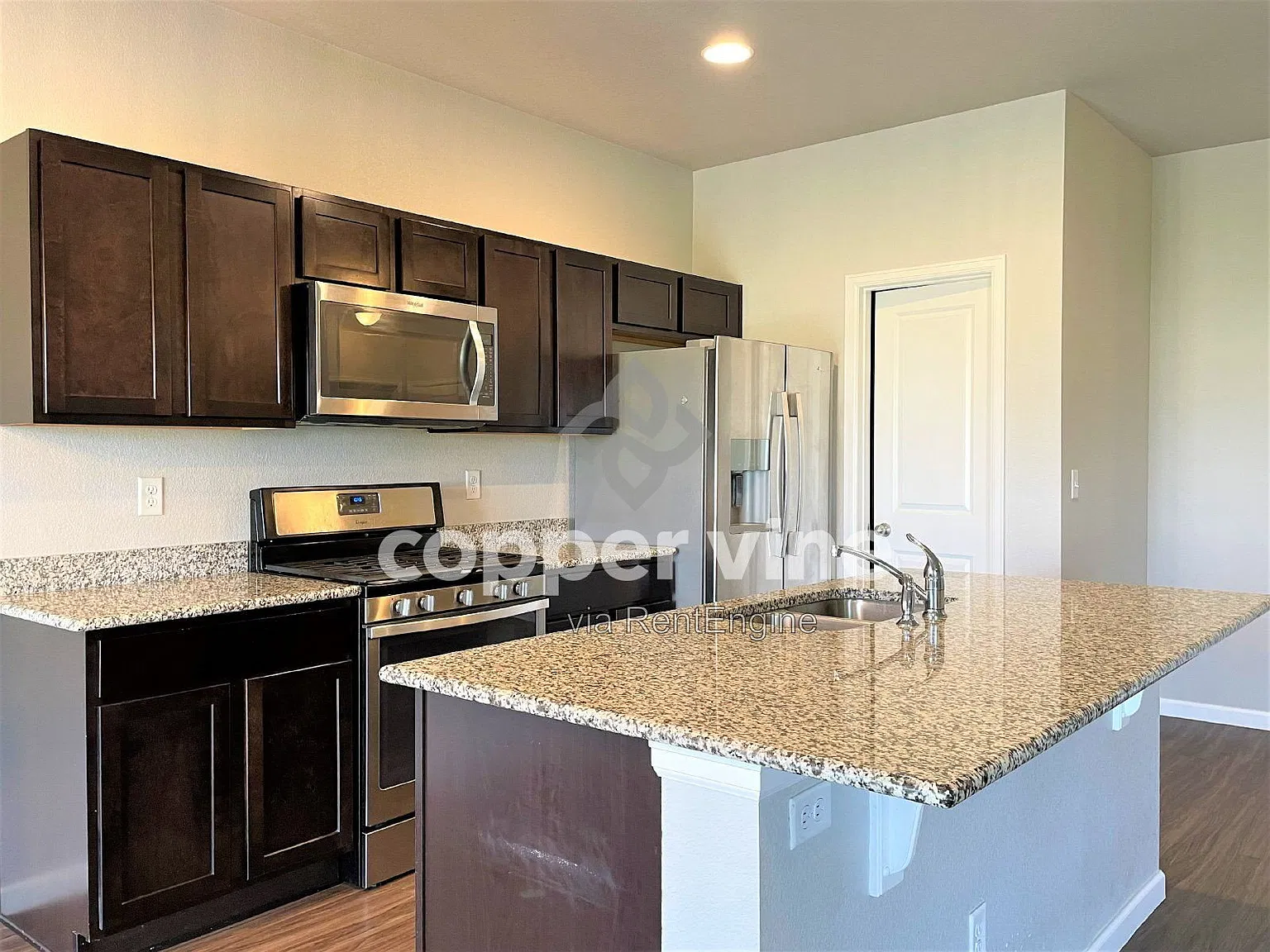 3 bed, 2.0 bath, 1627 sqft, $2,645 — Photo 4