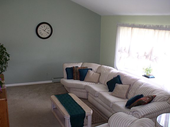 3rd image of 135 Evans Dr