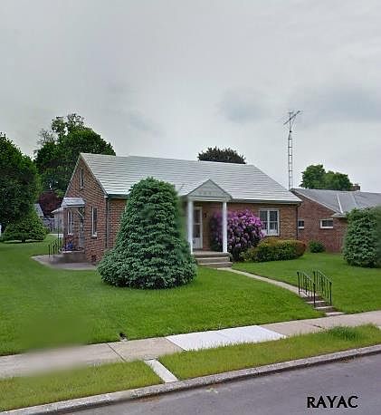 2nd image of 1460 E Philadelphia St