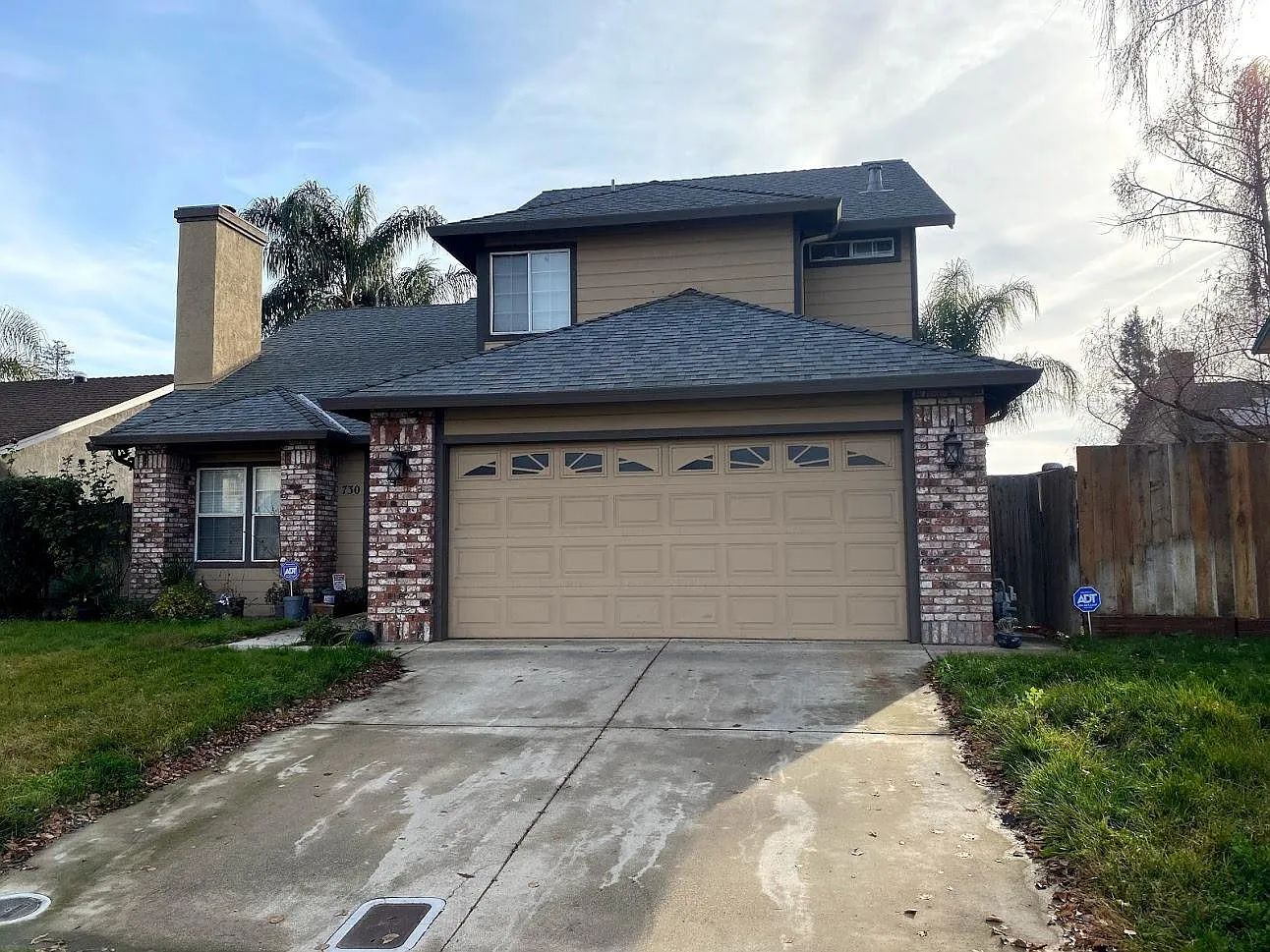 730 Jonquil Dr photo 1