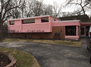 6829 N East Prairie Rd, Lincolnwood, IL 60712