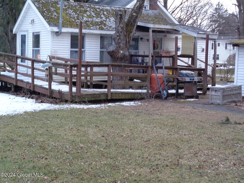 4th image of 12 Viewland Avenue