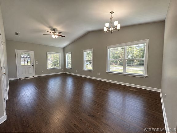 4th image of 128 Heyward Dr