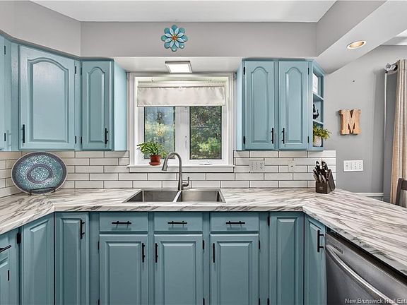 3rd image of 475 McHardy Rd