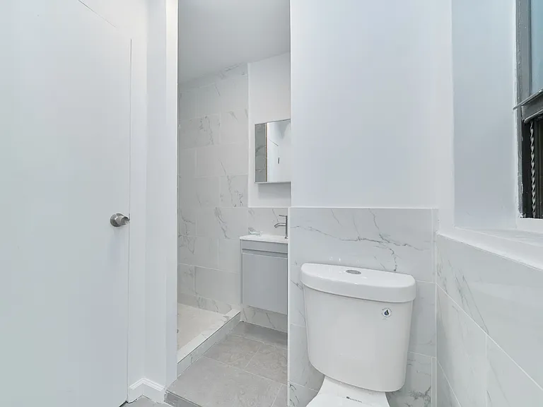 436 E 76th St #11 — Photo 3