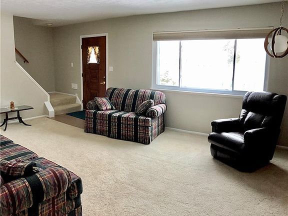 2nd image of 6693 Tamarind Dr