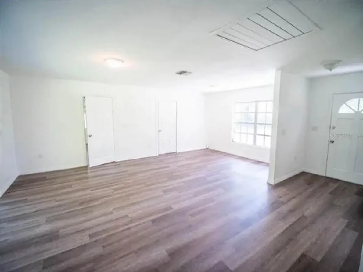 4 bed, 1614 sqft, $2,100 — Photo 3
