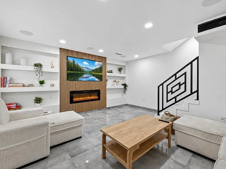 5912 Harvest Hill Rd — Photo 2