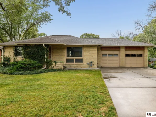 525 S 56th St, Lincoln, NE 68510