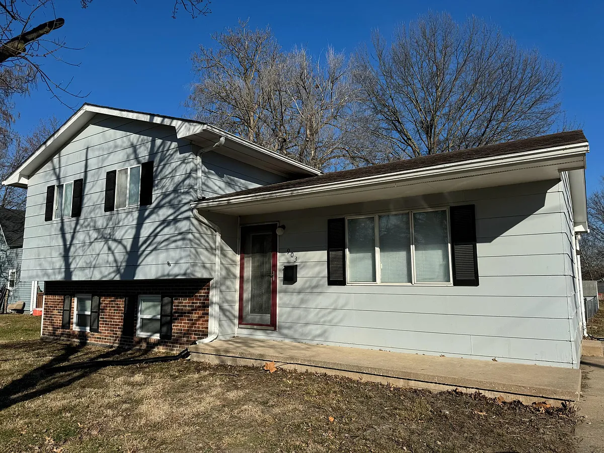 Building Photo - 903 S Fible St