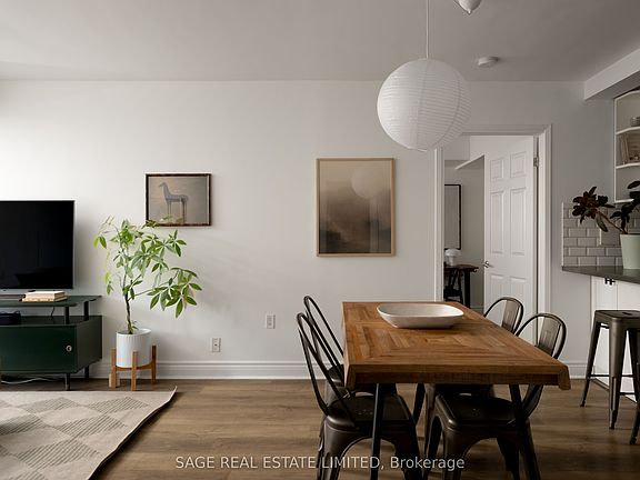 3rd image of 39 Parliament St #816