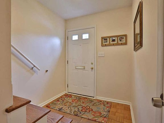 2nd image of 2746 Chateau Cir