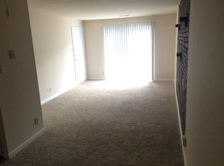 7481 Hardscrapple Dr APT C, Saint Louis, MO 63123