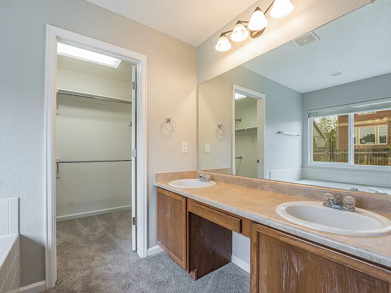 10049 Jasper St — Photo 14